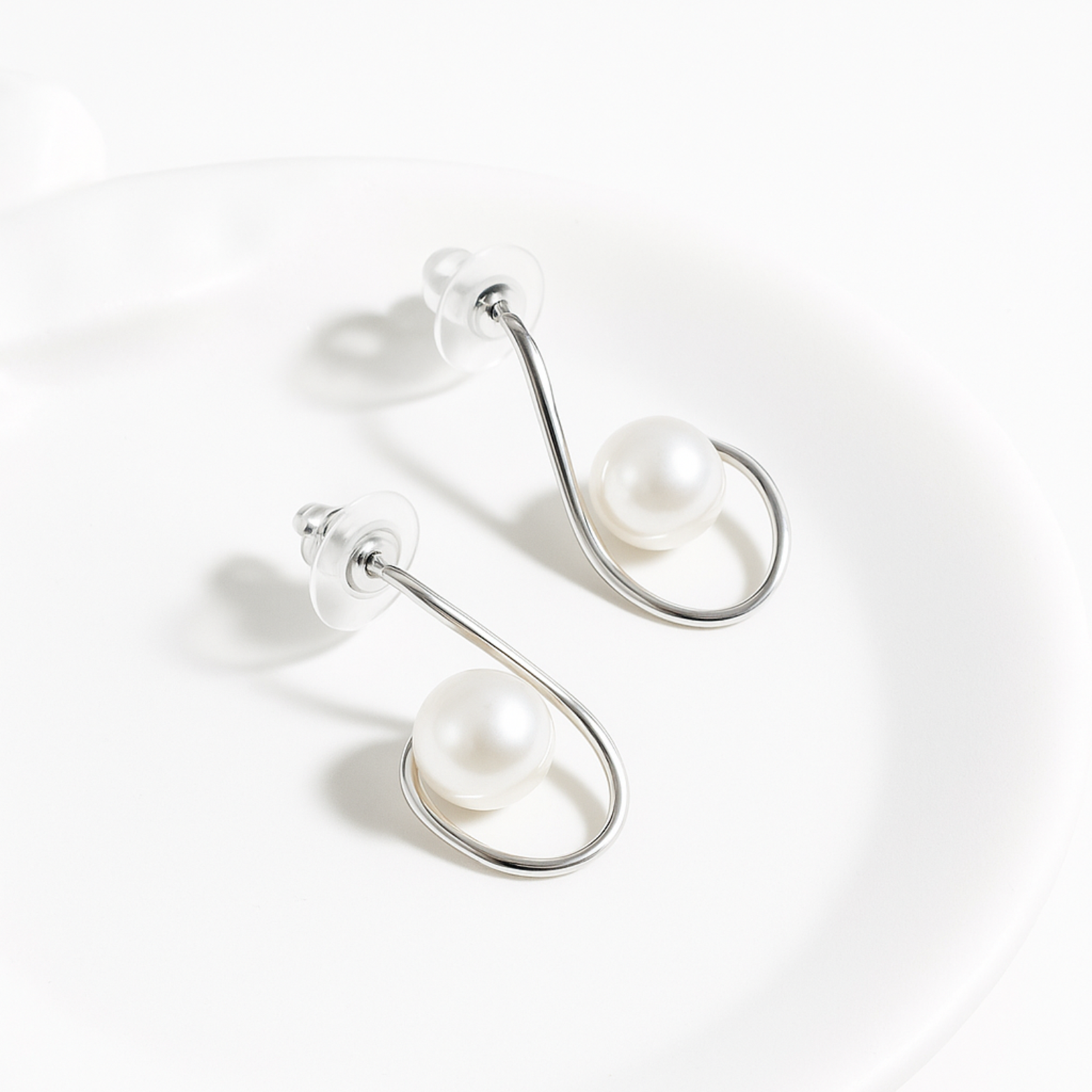 Luna Curve Pearl Drop Earrings