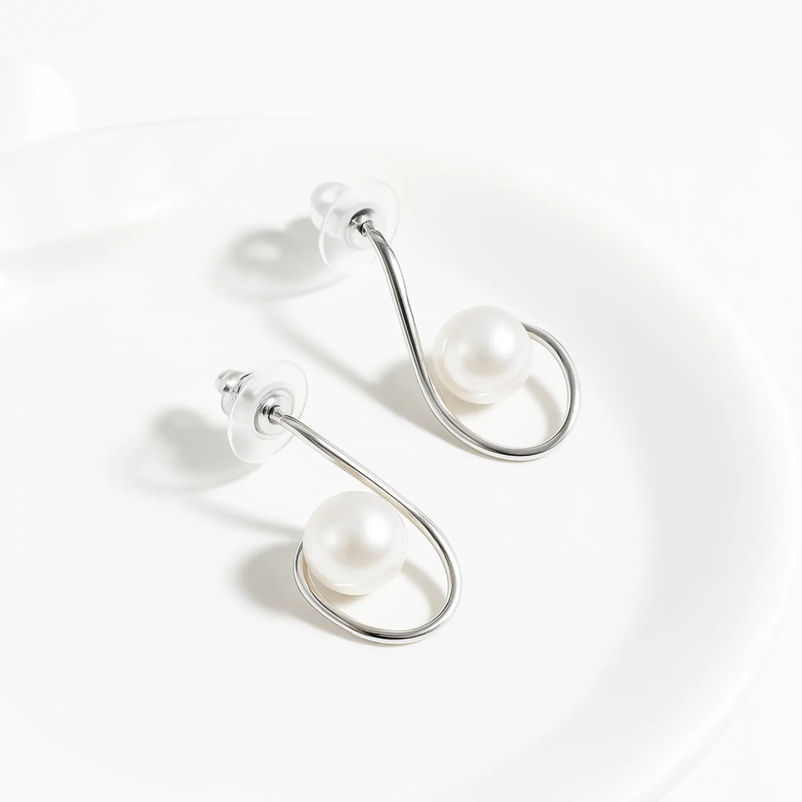 Luna Curve Pearl Drop Earrings