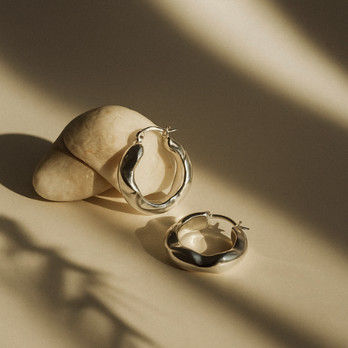 Wavy Gleam Hoop Earrings