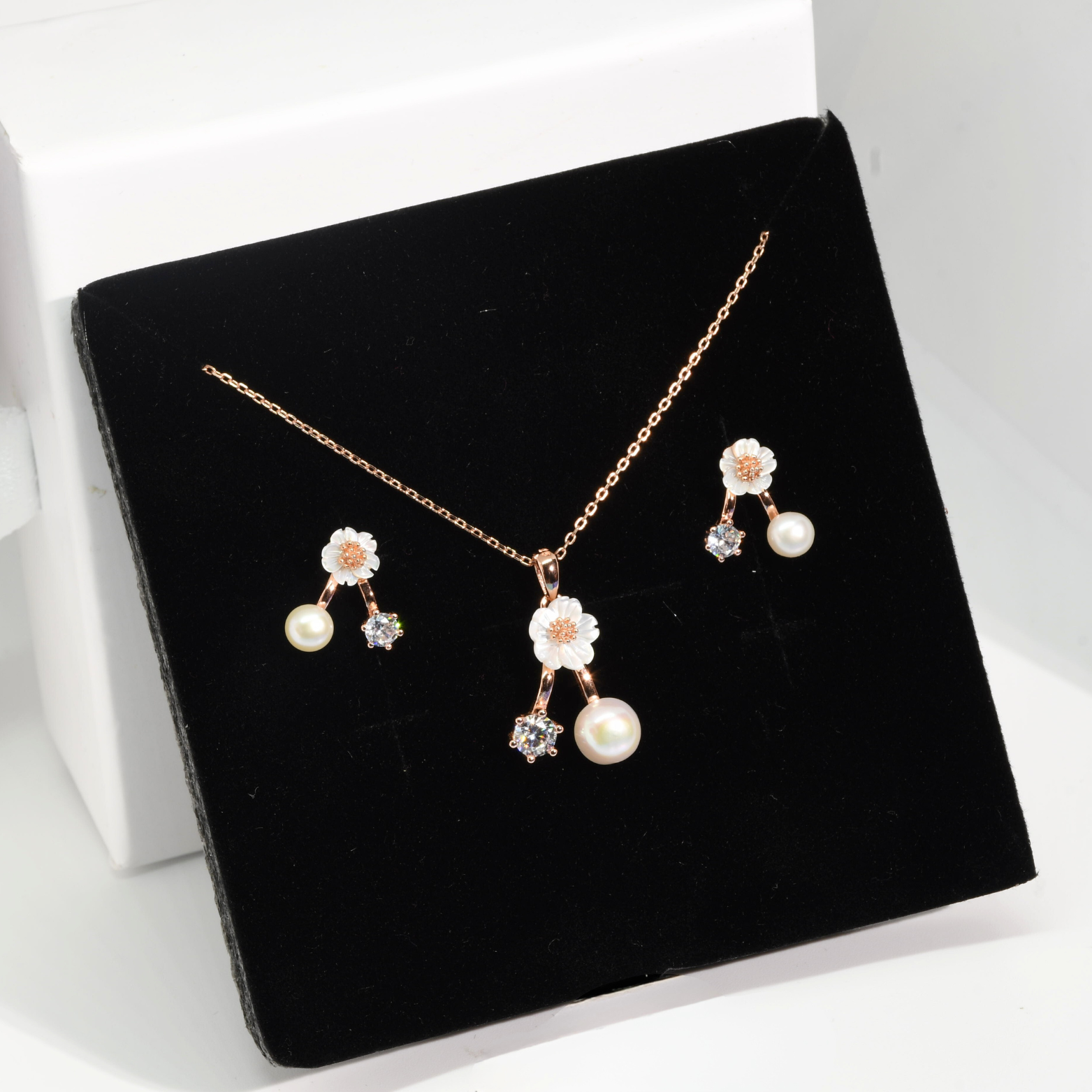 Bloom Pearl  CZ Rose Gold Necklace Set