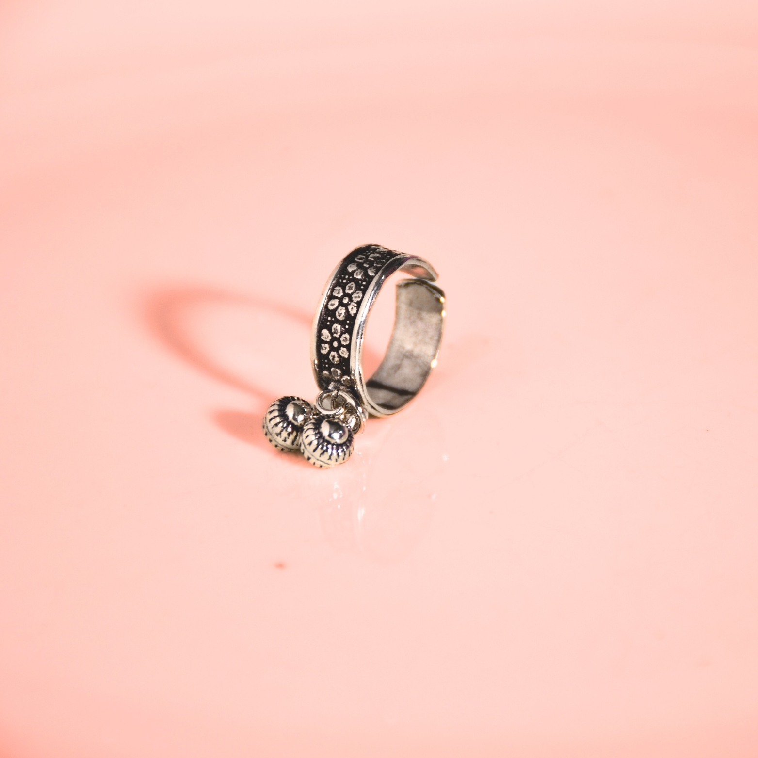 Antique Floral Jhumki Silver Toe Rings